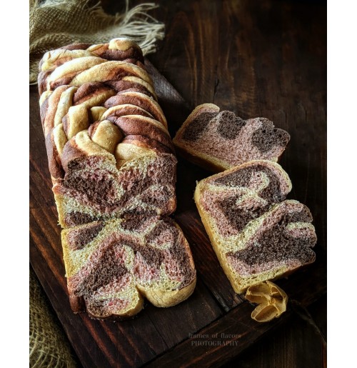 Neopolitan Bread (triple flavour) - 500 Gms (With Egg)