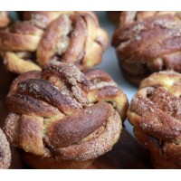  Twisted Cinnamon buns - pack of 2 (with egg) by Beige Marvel